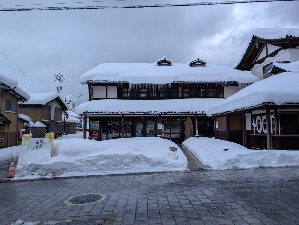 大雪のため落雪注意願います